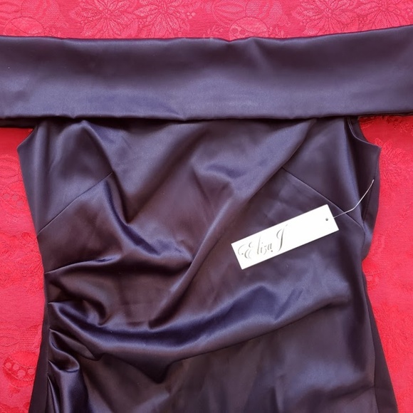 Eliza J Off The Shoulder Side Pleated Sheath Dress - Picture 3 of 7